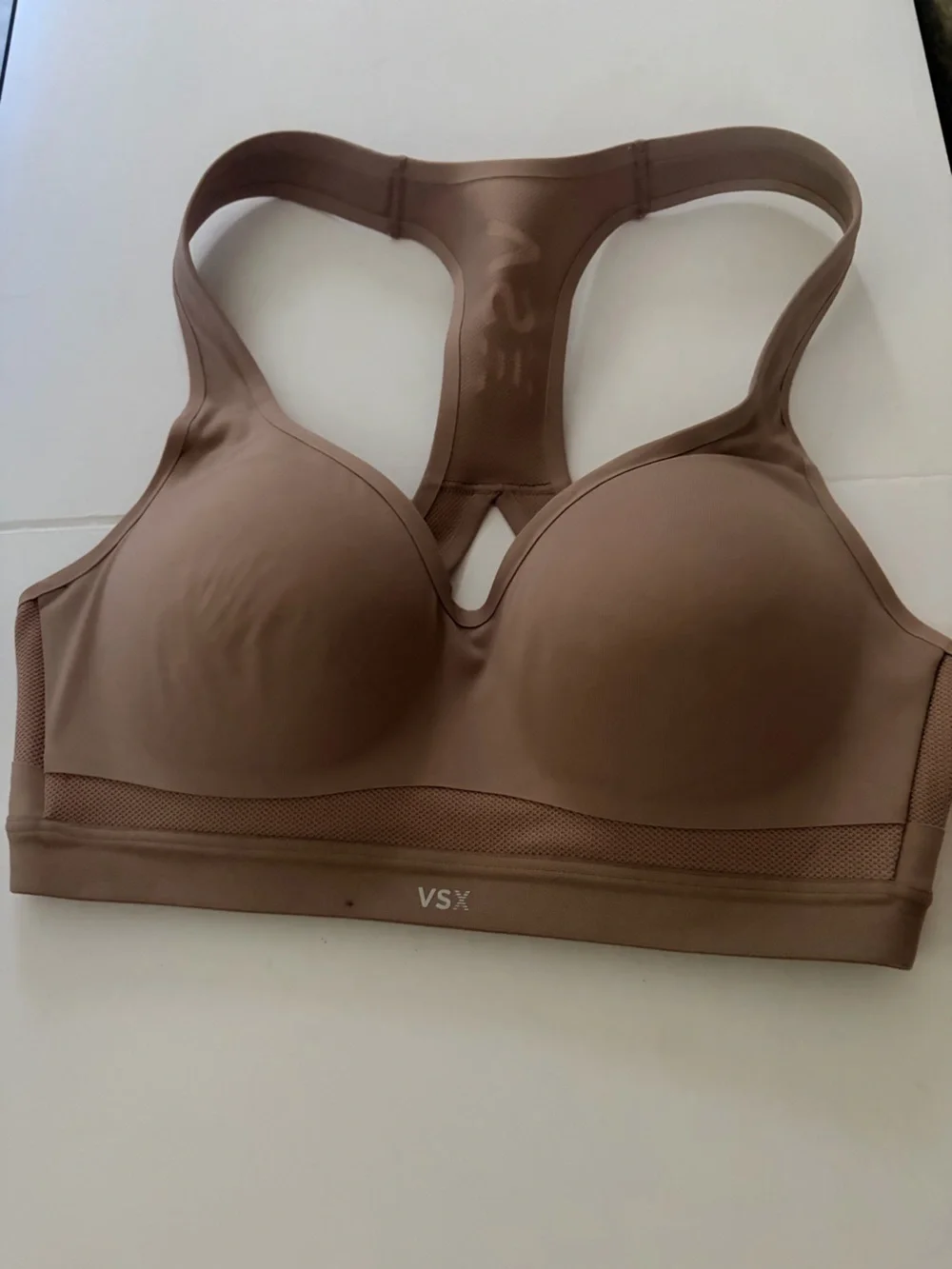 Victoria Secret Sports Bra nude 34DD Medium Support Knockout Front Closure